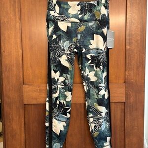 NWT Athleta leggings size small